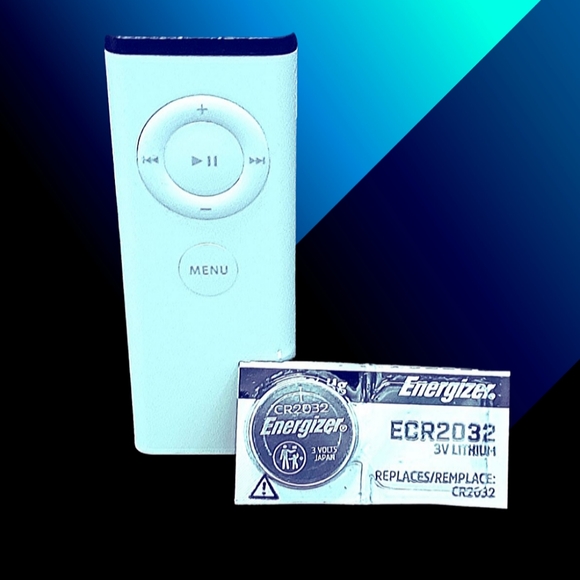 Apple Original Remote A1156 + Spare Replacement Battery - Picture 1 of 5